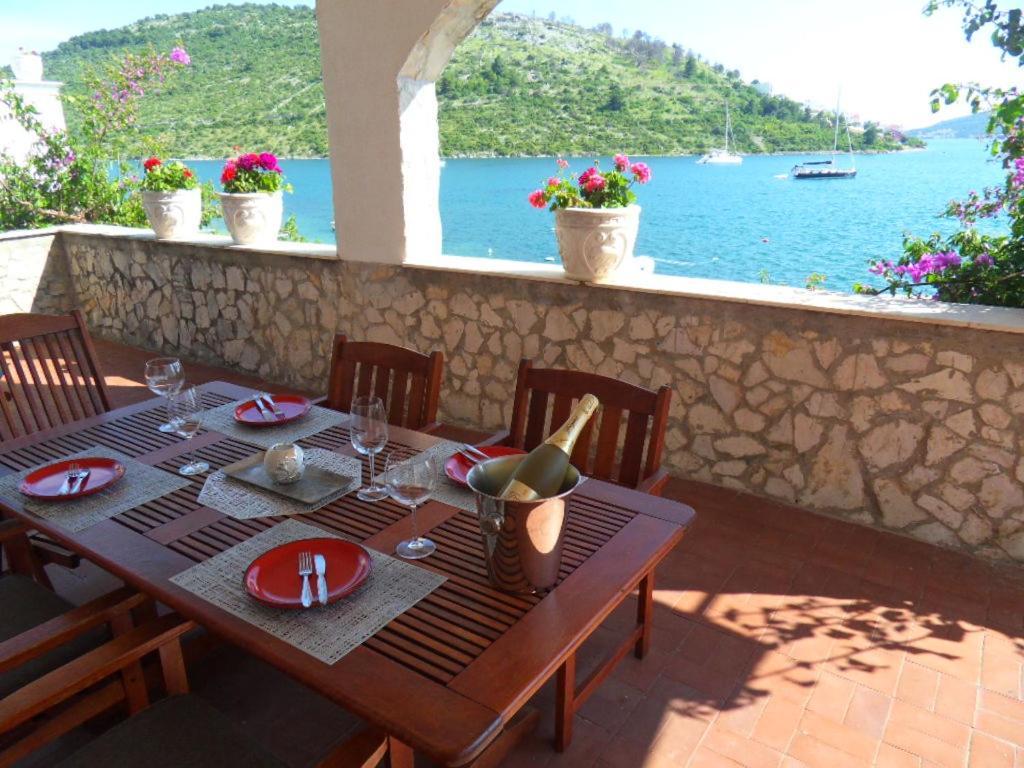 روغوزنيكا Sunset Beachfront Residence المظهر الخارجي الصورة
