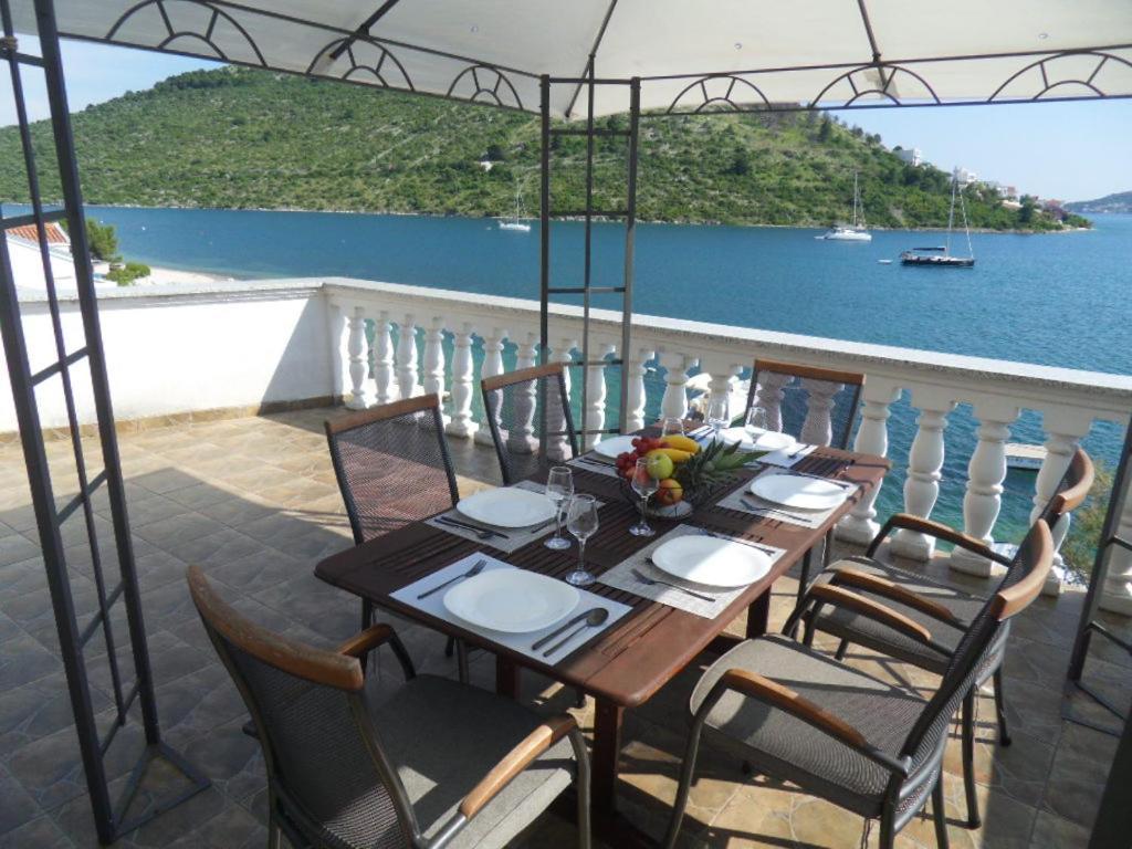 روغوزنيكا Sunset Beachfront Residence المظهر الخارجي الصورة