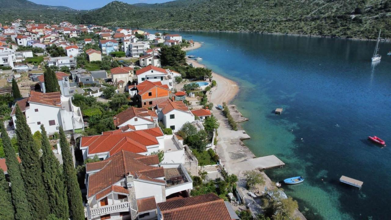 روغوزنيكا Sunset Beachfront Residence المظهر الخارجي الصورة