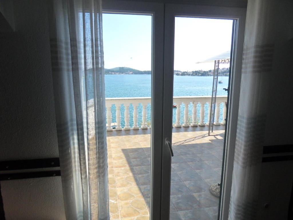 روغوزنيكا Sunset Beachfront Residence المظهر الخارجي الصورة